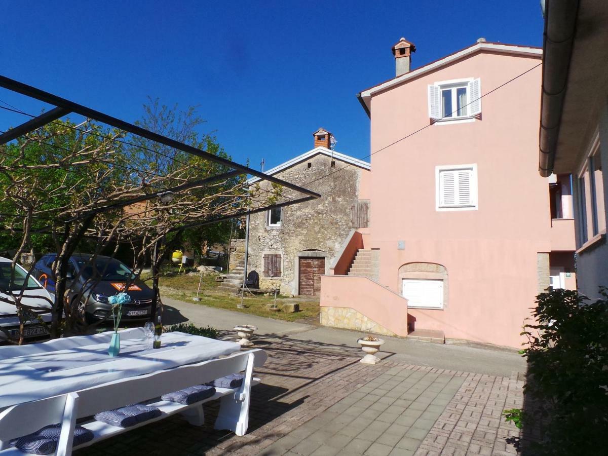 Guest House Valentino Motovun Exterior photo
